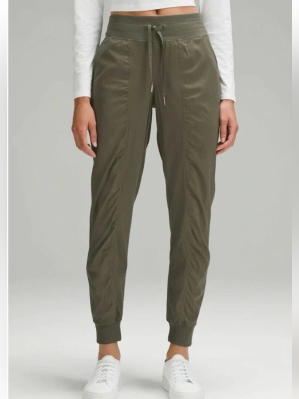 Lululemon Dance Studio Mid Rise Full Length Jogger Sz 4 W5ENMS in Olive